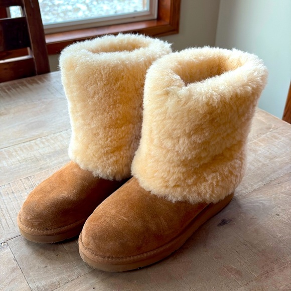 UGG Shoes - Like new uggs.